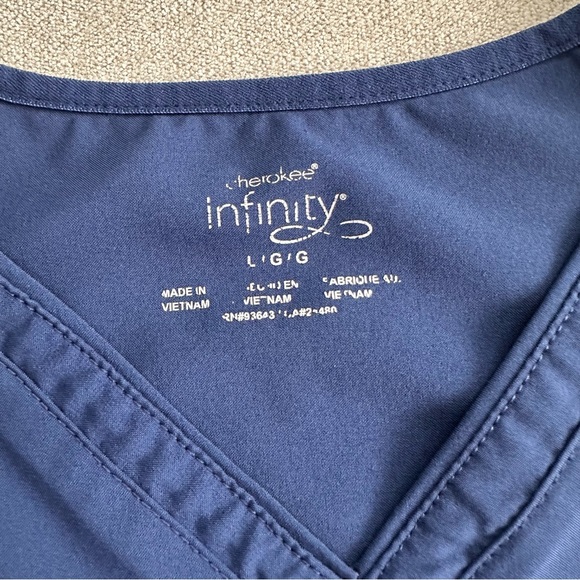 Cherokee Infinity V Neck Scrub Top. Navy Blue. Large. - Picture 3 of 5